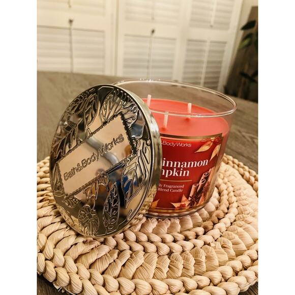 Bath & Body Works SWEET CINNAMON PUMPKIN ~3 WICK CANDLE - Picture 2 of 2